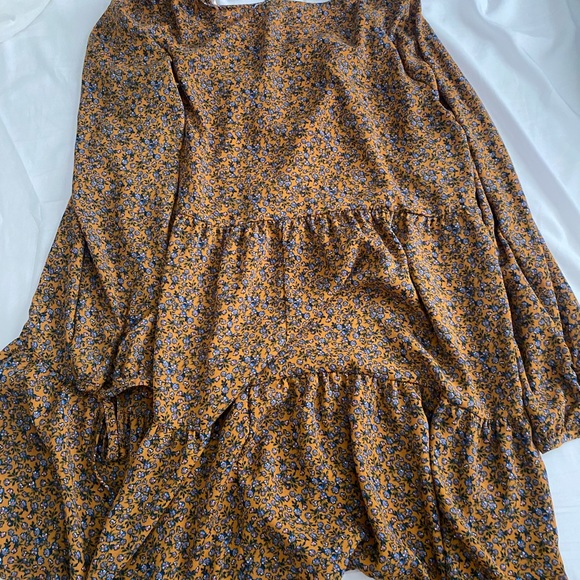 Dress - Picture 4 of 7